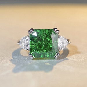 8A Ice Flower Cut Square Zirconia Ring 70200075