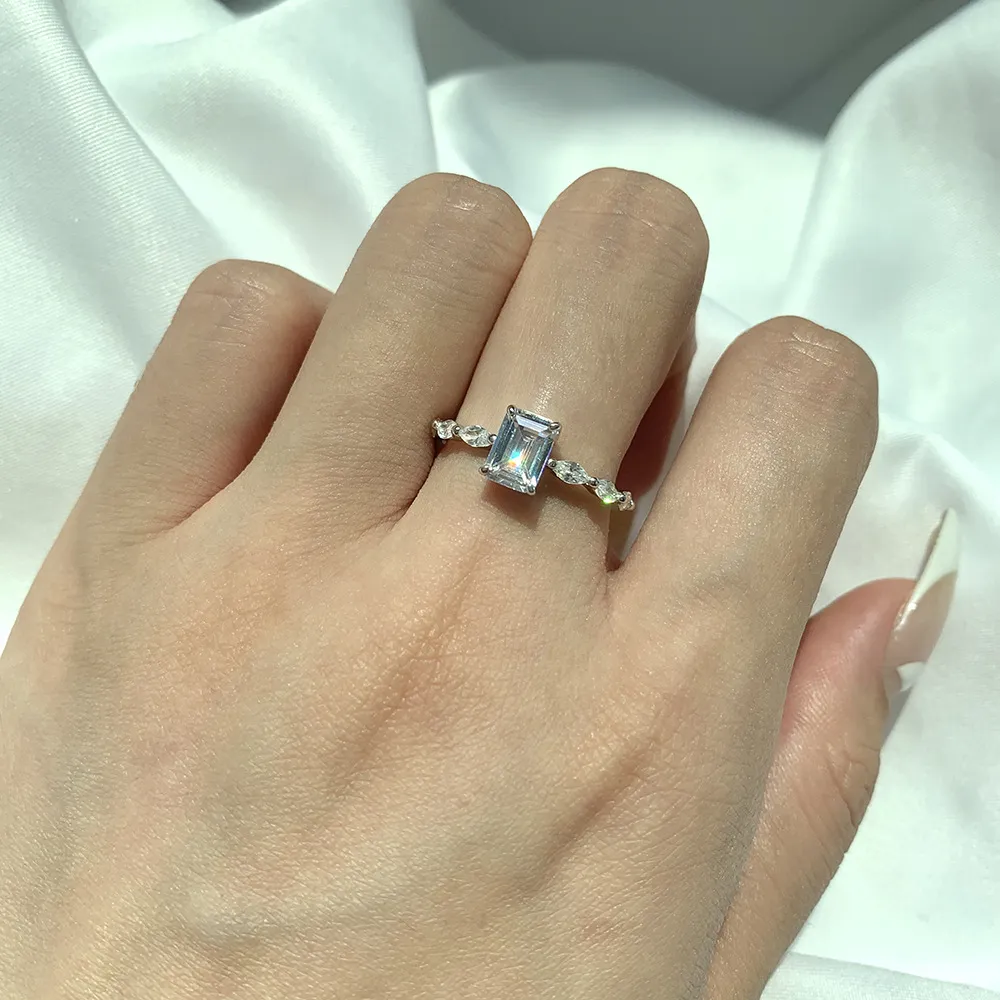 Sparkle Rectangle Zirconia Solitaire Ring 70200081 - image3