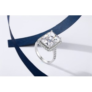 8A Curshed Ice Radiant Cut Zirconia Solitaire Ring 70200107