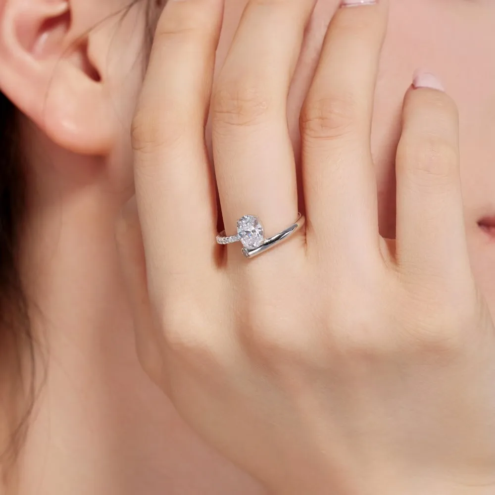925 Sterling Silver Oval Zirconia Solitaire Ring 70200192 - image1