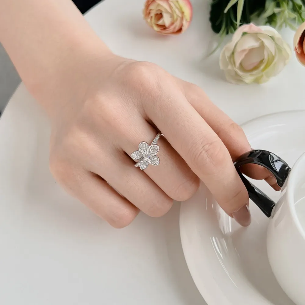 925 Sterling Silver Shiny Zirconia Flower Solitaire Ring 70200201 - image1