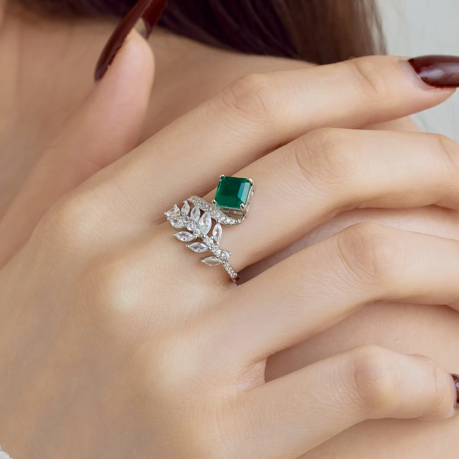 925 Sterling Silver Emerald Zirconia Leaf Ring 70200210 - image1