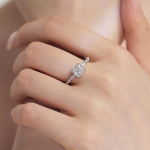 925 Sterling Silver Square Zirconia Solitaire Ring 70200217