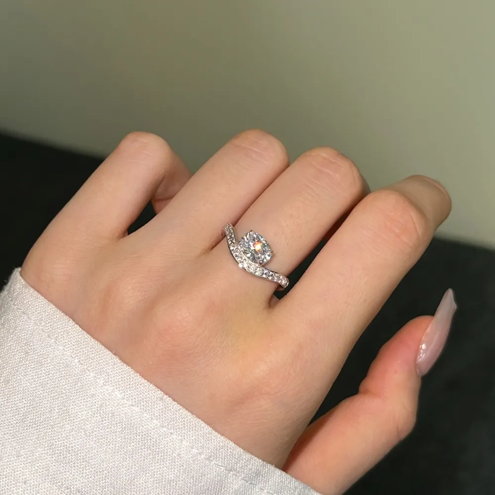 925 Sterling Silver Sparkle Oval Zirconia Solitaire Ring 70200222 - image2