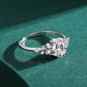 925 Sterling Silver Vintage-Inspired Oval Cut CZ Ring 70200325