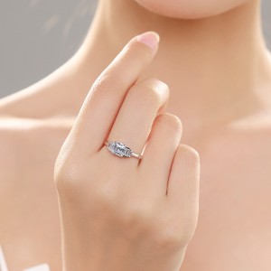 925 Sterling Silver Cushion-Cut Square Solitaire CZ Ring 70200343 925 Sterling Silver Cushion-Cut Square Solitaire CZ Ring 70200343