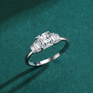 925 Sterling Silver Cushion-Cut Square Solitaire CZ Ring 70200343 925 Sterling Silver Cushion-Cut Square Solitaire CZ Ring 70200343