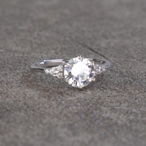 925 Sterling Silver Classic 1 CT Solitaire CZ Ring 70200344 925 Sterling Silver Classic 1 CT Solitaire CZ Ring 70200344