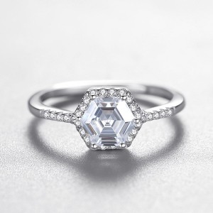 925 Sterling Silver Hexagon 1 CT CZ Halo Ring 70200351 925 Sterling Silver Hexagon 1 CT CZ Halo Ring 70200351