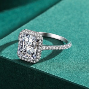 925 Sterling Silver Classic Halo Engagement 3 CT CZ Ring 70200354 925 Sterling Silver Classic Halo Engagement 3 CT CZ Ring 70200354