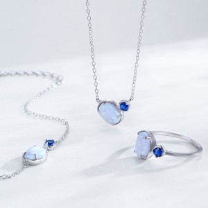 925 Sterling Silver Vintage Iridescent Blue Opal Ring 70200359 925 Sterling Silver Vintage Iridescent Blue Opal Ring 70200359