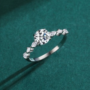 925 Sterling Silver 1 CT Zircon Solitaire Ring 70200361