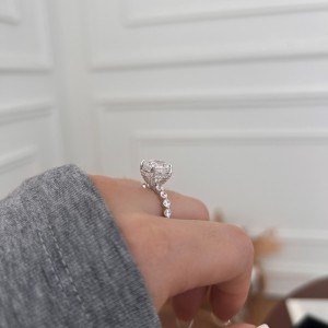 925 Sterling Silver Crushed Ice Cushion 8A Zirconia Ring 70200381