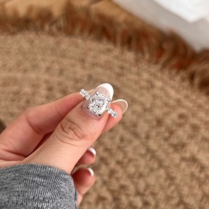 925 Sterling Silver Crushed Ice Cushion 8A Zirconia Ring 70200381