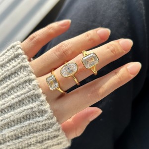 925 Sterling Silver Bezel-Set Emerald-Cut Ring 70200384