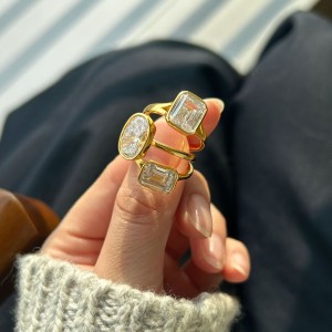 925 Sterling Silver Bezel-Set Emerald-Cut Ring 70200384