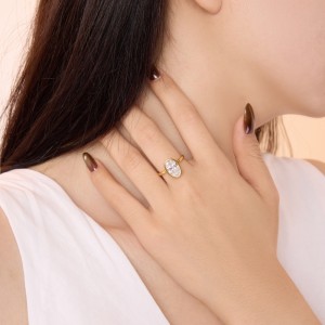 925 Sterling Silver Bezel-Set Oval Solitaire Ring 70200386