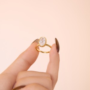 925 Sterling Silver Bezel-Set Oval Solitaire Ring 70200386