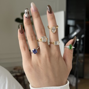 925 Sterling Silver Green Pear Three-Stone Ring 70200388 925 Sterling Silver Green Pear Three-Stone Ring 70200388