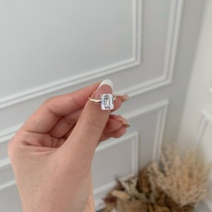 925 Sterling Silver Emerald-Cut Solitaire Ring 70200389