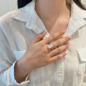 925 Sterling Silver Emerald-Cut Solitaire Ring 70200389