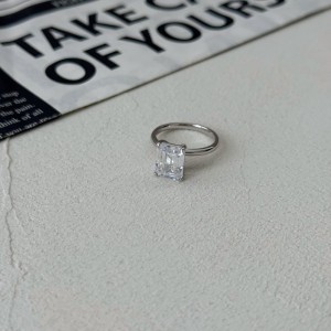 925 Sterling Silver Emerald-Cut Solitaire Ring 70200389