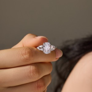 925 Sterling Silver Crushed Ice Cushion Three-Stone Ring 70200391