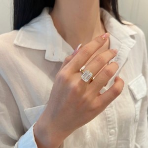 925 Sterling Silver Emerald-Cut Solitaire Ring 70200398