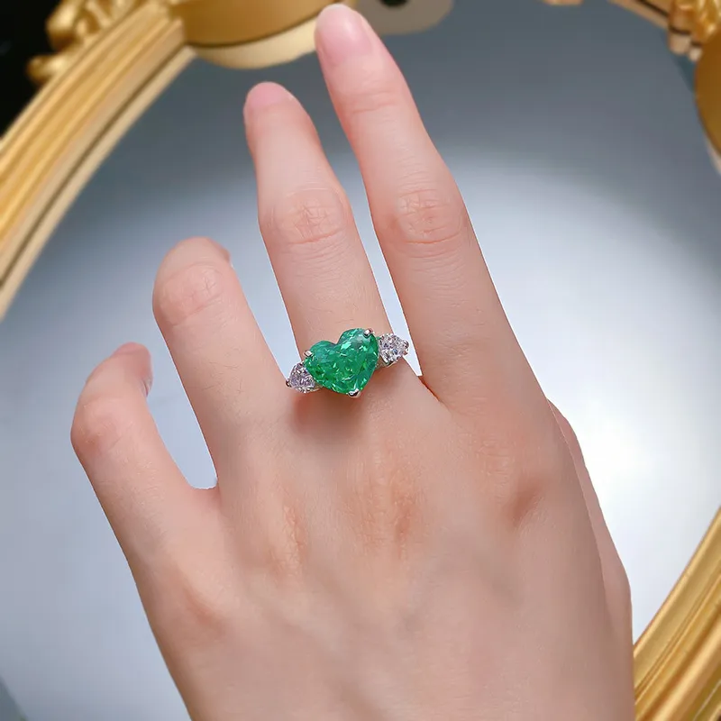 8A High Carbon Emerald Zirconia Heart Ring 70300086 - image1