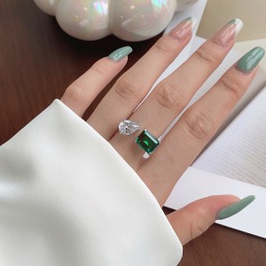 Elegant Emerald Zirconia Toe Ring 70400198