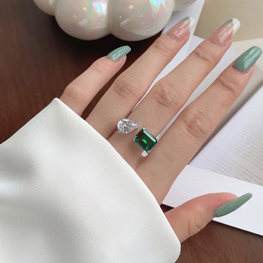 Elegant Emerald Zirconia Toe Ring 70400198 - image1