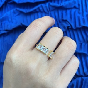 Elegant Rectangle Candy Zirconia Toe Ring 70400209