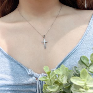 Cubic Zirconia Cross Pendant Necklace 80200020