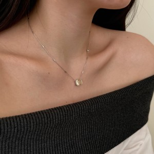 925 Sterling Silver 8A Rectangle Zirconia Necklace 80200229