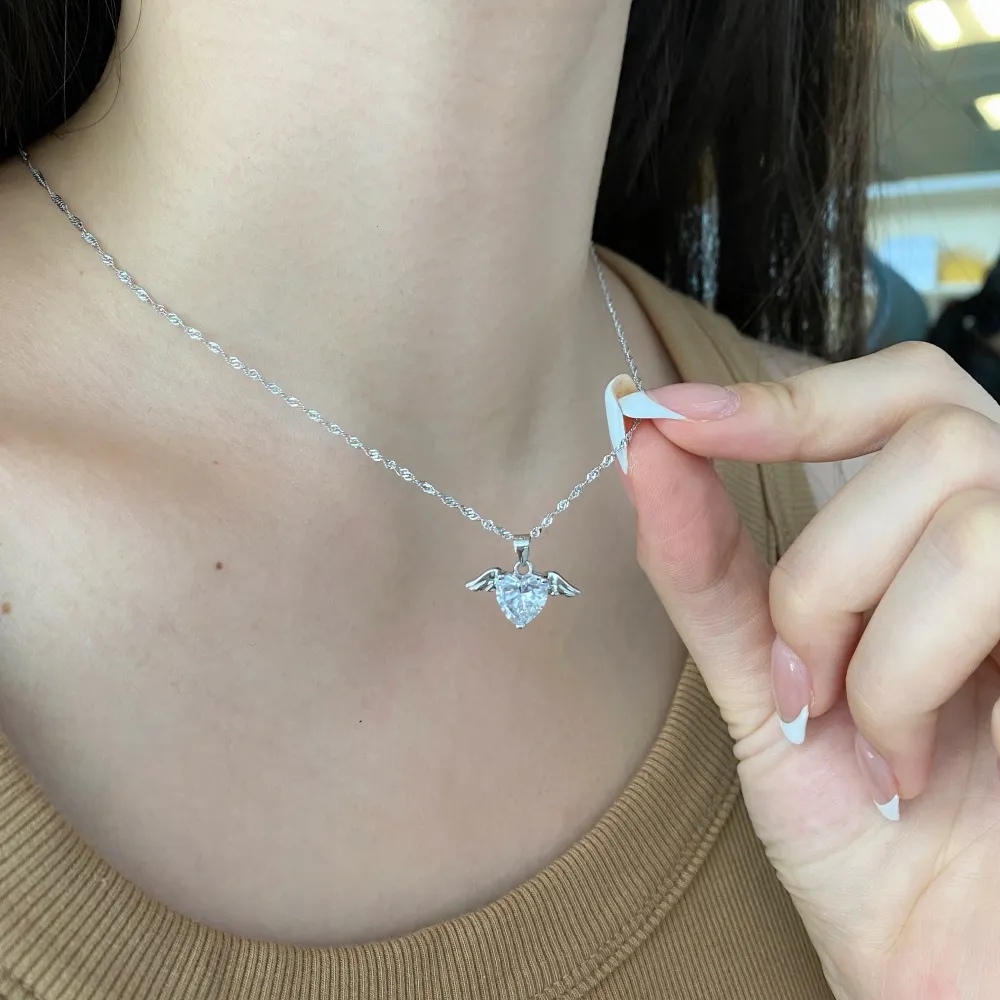 Sparkle Zirconia Wing Heart Pendant Party Necklace 80200242 - image2