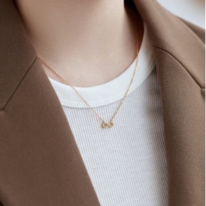 Classical Zirconia Infinity Pendant Necklace 80200248