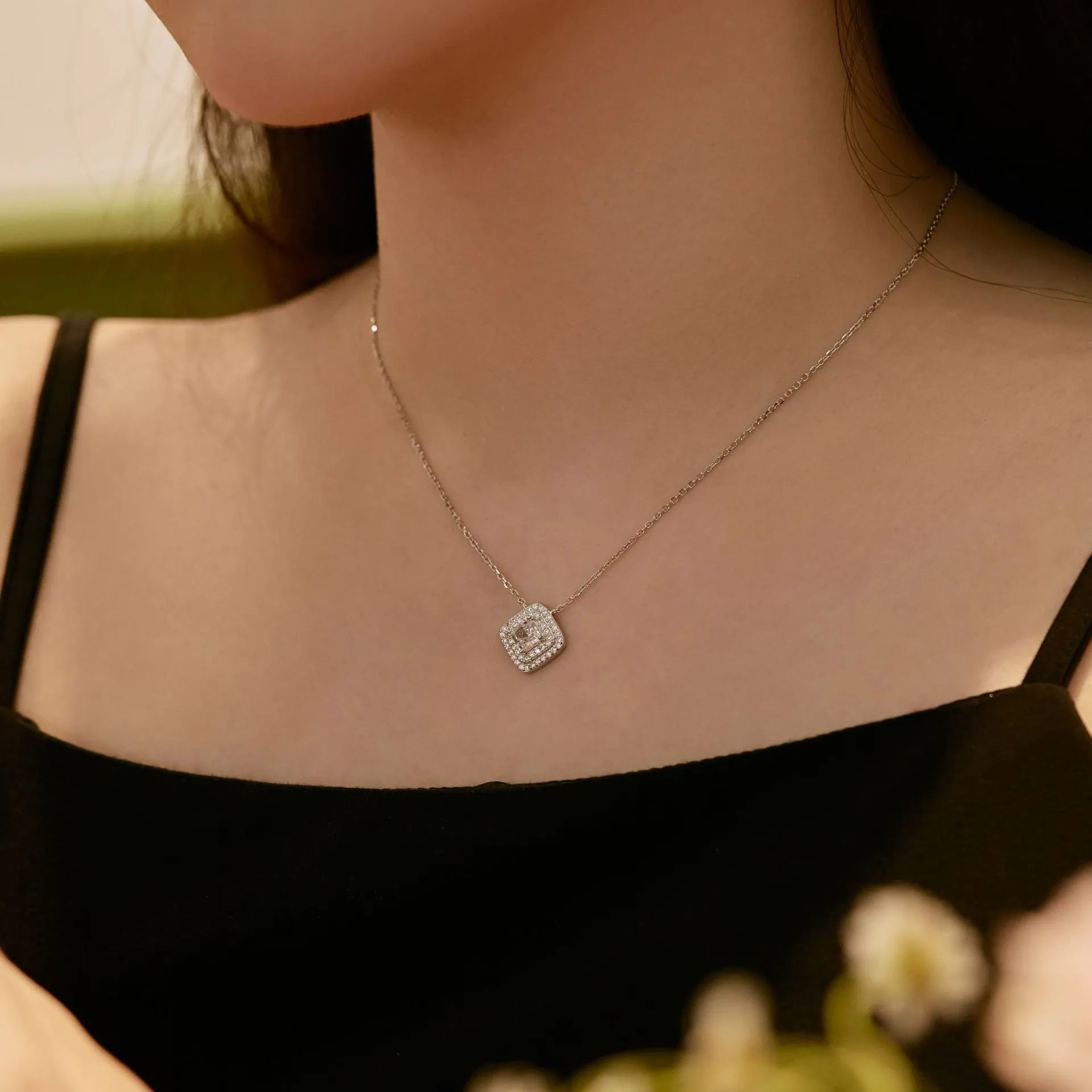 8A Zirconia Square Pendant Party Necklace 80200266 - image2