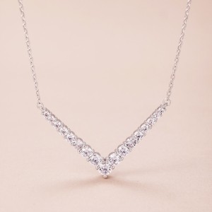 Arrow V Zirconia Pendant Party Necklace 80200292