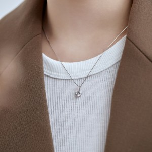 Shiny Round Zirconia Pendant Party Necklace 80200294