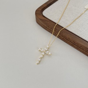 925 Sterling Silver Zirconia Cross Necklace 80200316