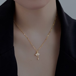 S925 Zirconia Ginkgo Pendant Necklace 80200317
