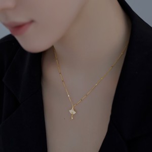 S925 Zirconia Ginkgo Pendant Necklace 80200317