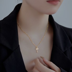 S925 Zirconia Ginkgo Pendant Necklace 80200317
