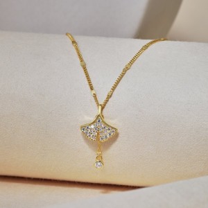 S925 Zirconia Ginkgo Pendant Necklace 80200317
