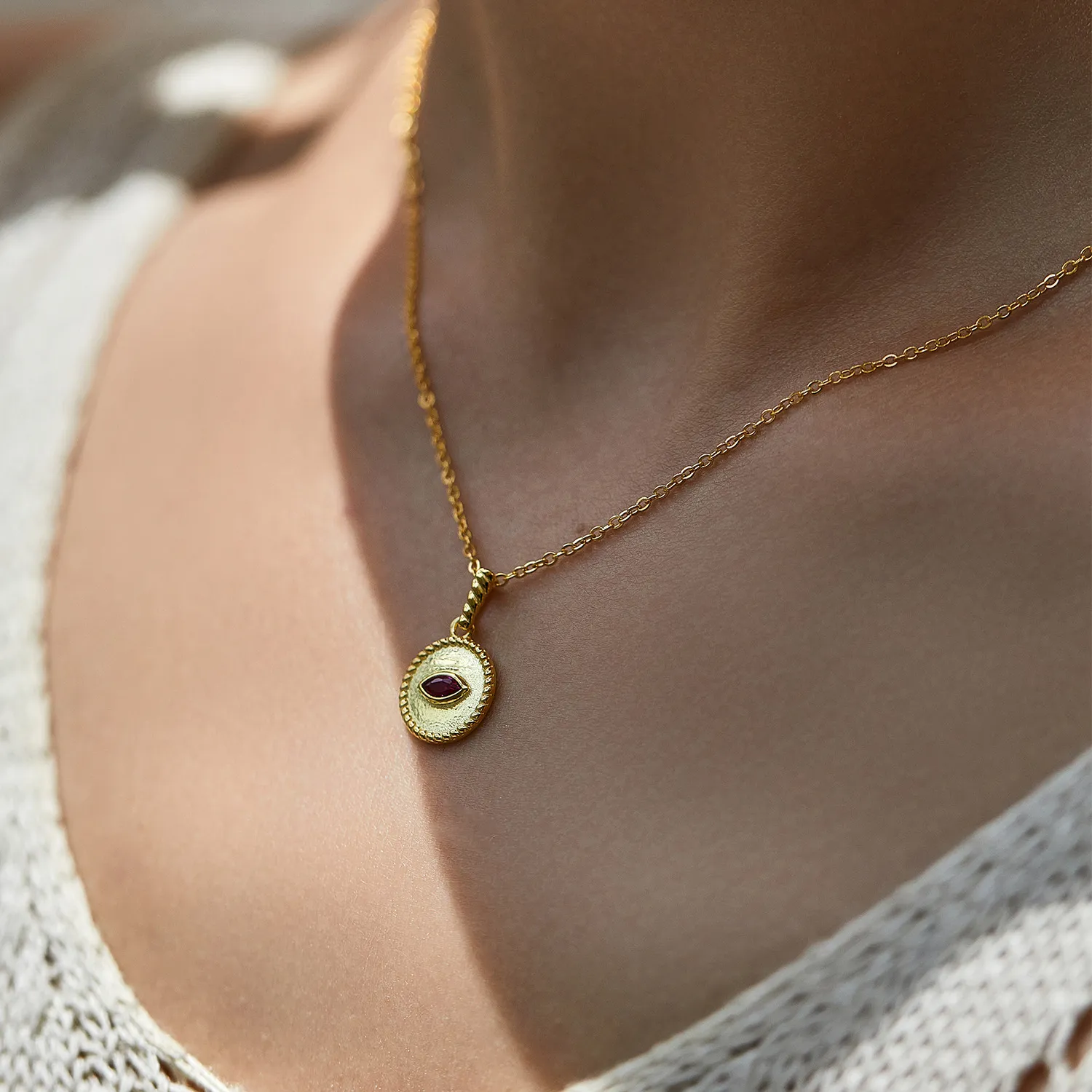 S925 Vintage Round Pendant Zirconia Necklace 80200379 - image1