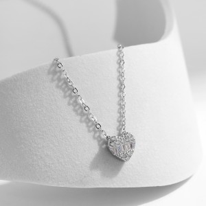 925 Sterling Silver Zircon Heart Pendant Necklace 80200471