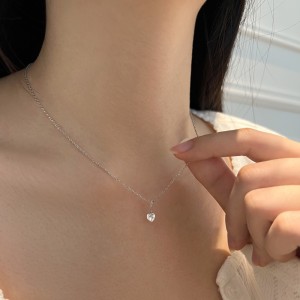 925 Sterling Silver Floating Heart Pendant Necklace 80200560