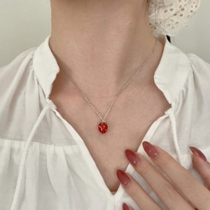 Wholesale 925 Sterling Silver Strawberry Pendant Necklace 80200563