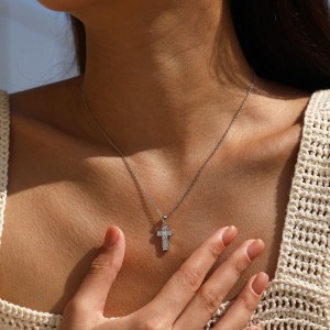 Wholesale 925 Sterling Silver Square Zircon Cross Necklace 80200567