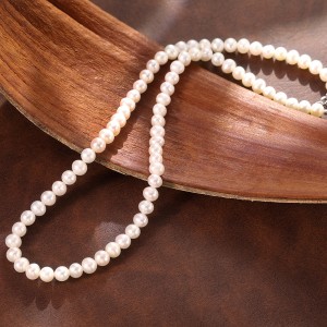 925 Sterling Silver Classic Freshwater Pearl Necklace 80500004